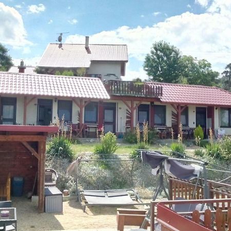 Penzion Nad Jezerem Pavlov Bagian luar foto