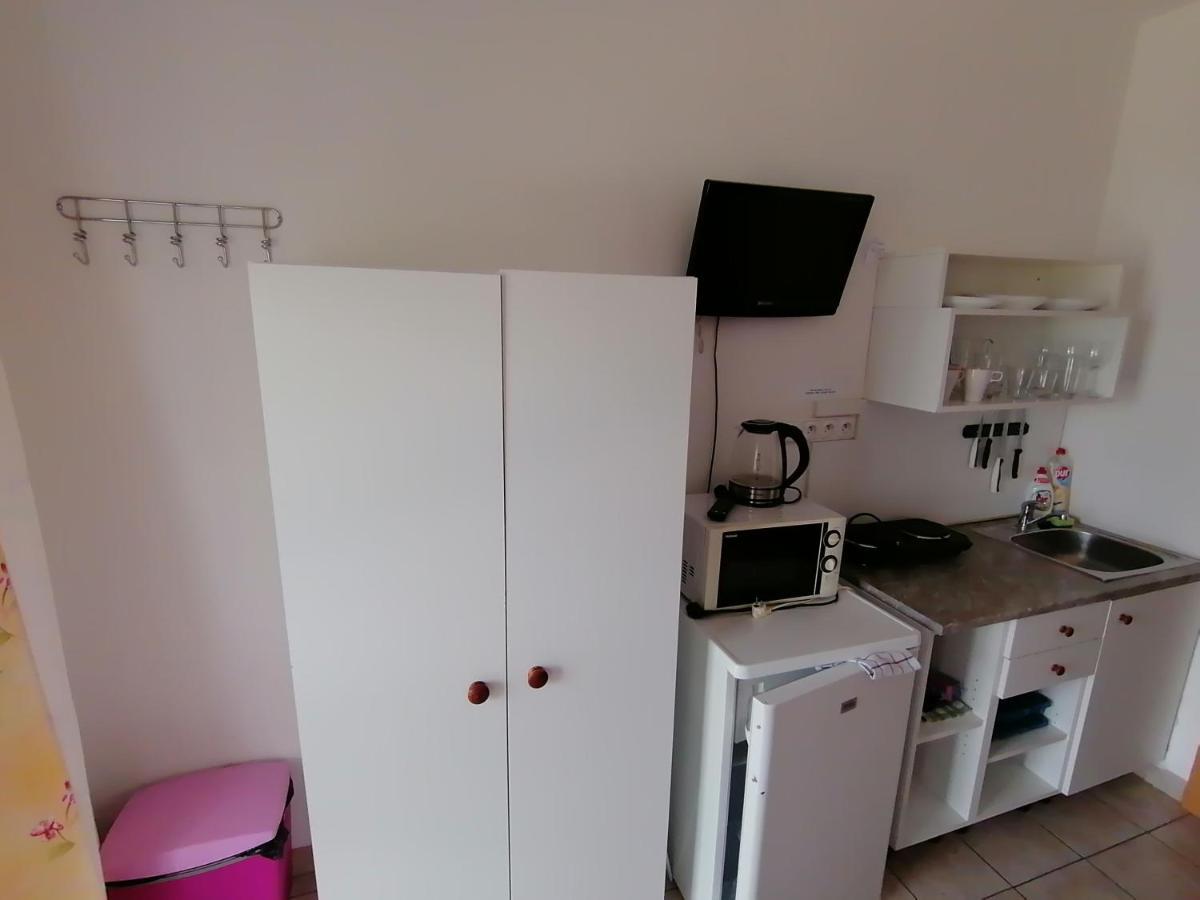 Penzion Nad Jezerem Pavlov Bagian luar foto